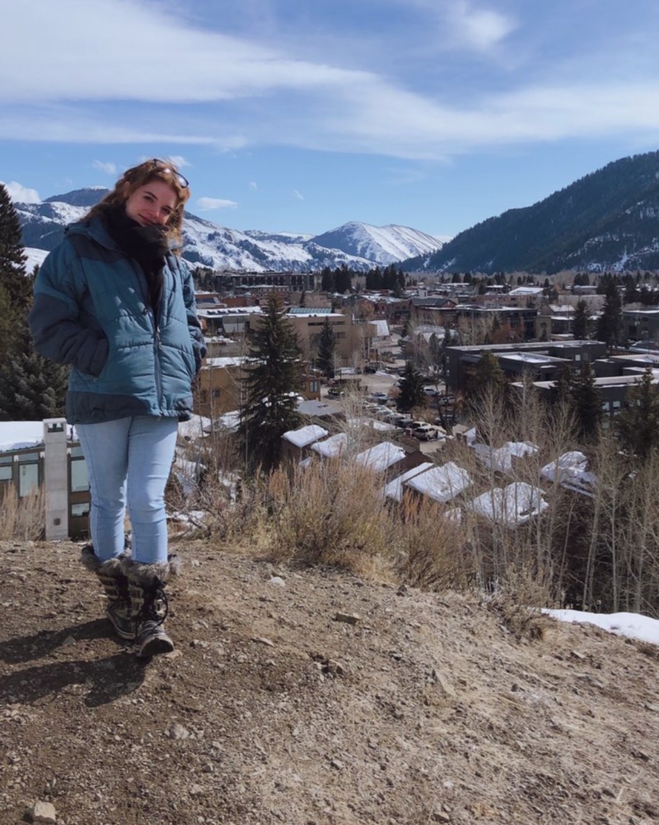 Cecília in front of Sun Valley, Idaho