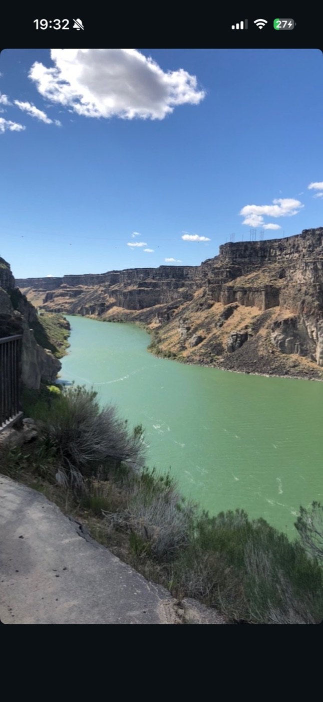 Snake River Canyon with turquoise water, Twin Falls, Idaho